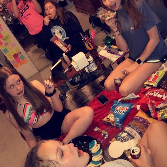 Meet your Posher, Selma - Picture 1 of 1